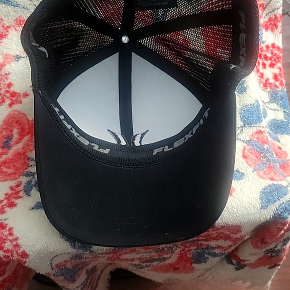 MENS Hurley flex-fit Mesh Size L-XL  Color Black New - Picture 6 of 7